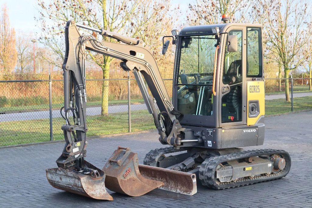 Volvo ECR25 ELEKTRIC | JECR25D | TILTBUCKET | BUCKET | LOW HOURS