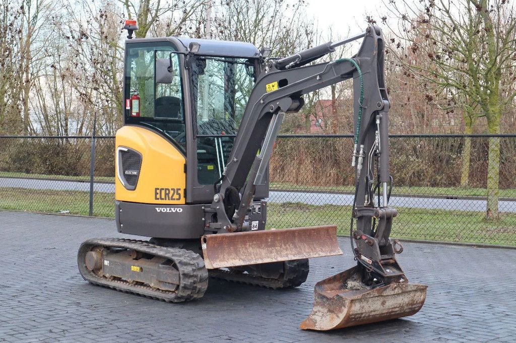 Volvo ECR25 ELEKTRIC | JECR25D | TILTBUCKET | BUCKET | LOW HOURS