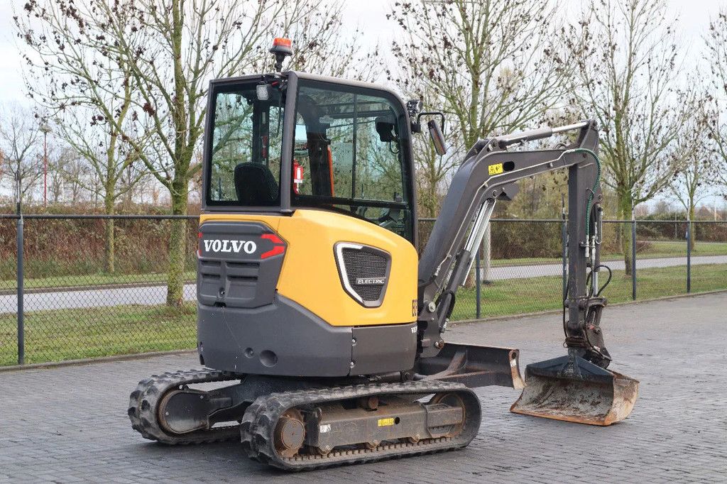 Volvo ECR25 ELEKTRIC | JECR25D | TILTBUCKET | BUCKET | LOW HOURS