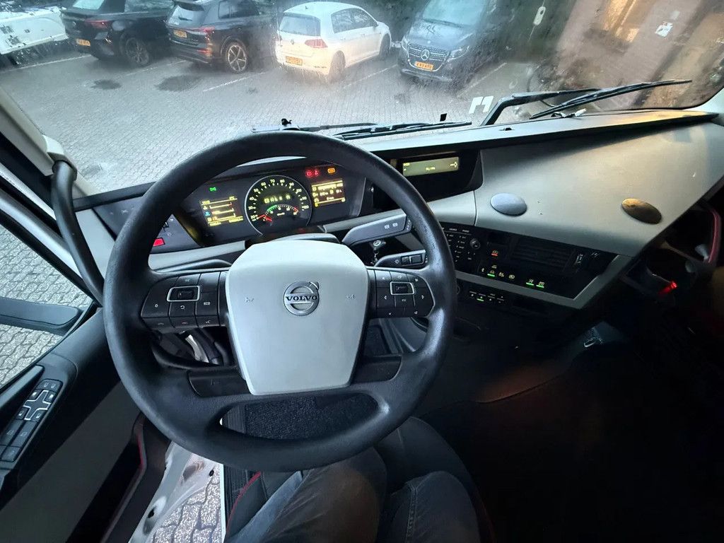 Volvo FH 420 Globetrotter XL 2x Tank Lowdeck, full air