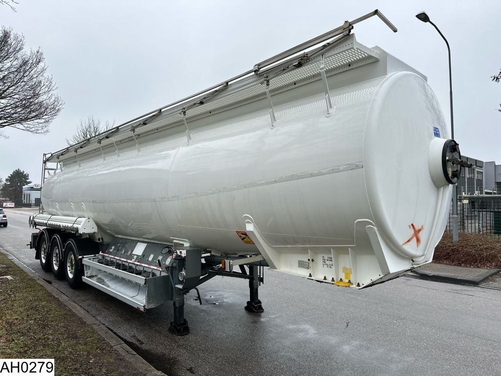 Magyar Fuel 39140 Liter, 9 Comp.