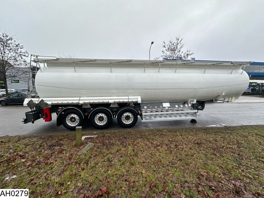 Magyar Fuel 39140 Liter, 9 Comp.