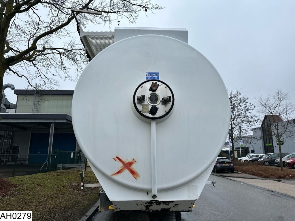 Magyar Fuel 39140 Liter, 9 Comp.