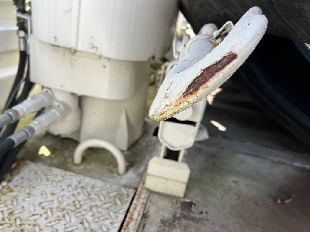 MercedesBenz 1017 4X4 ex army reconditioned white with crane