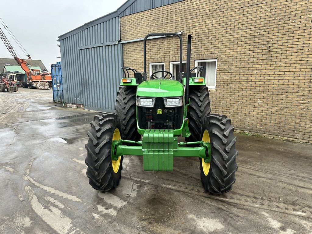 John Deere 5075E