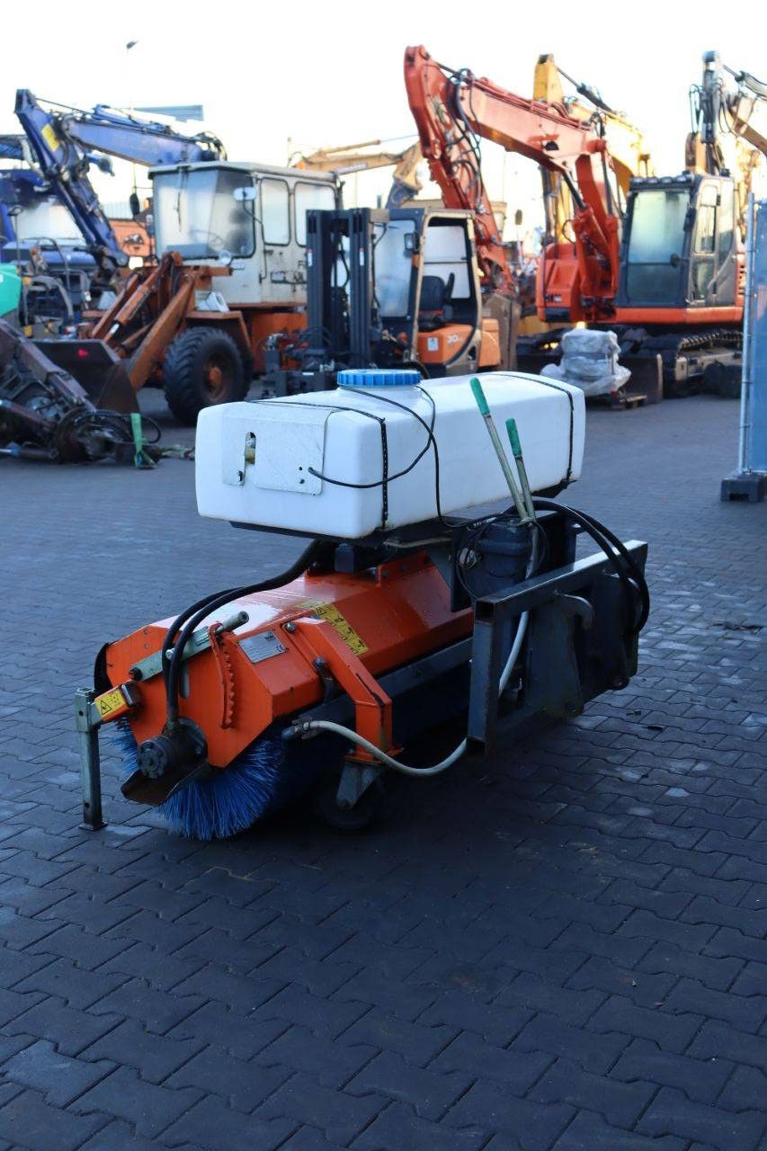 Sweeping brush attachment Tuchel Plus P1 180 HS 560 2004