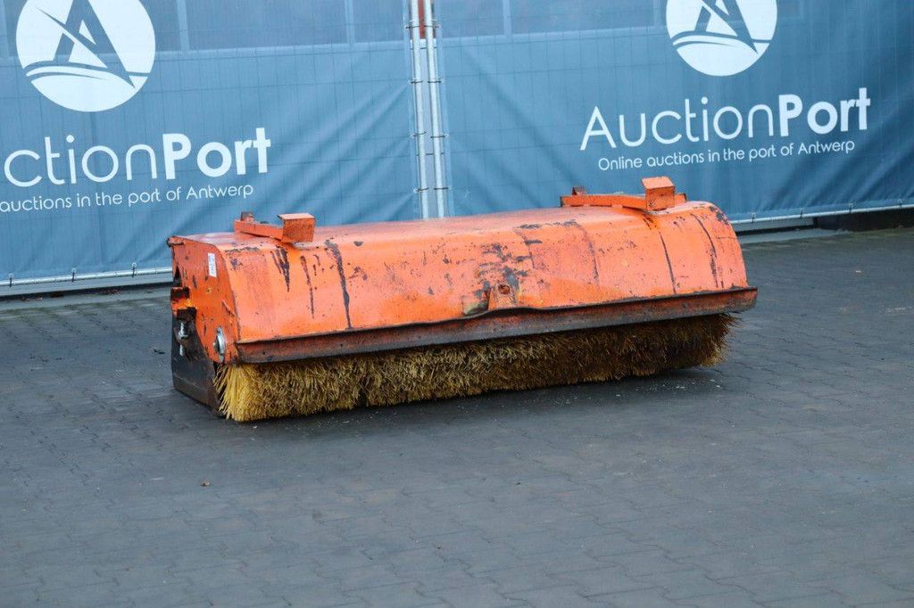 Veegborstel aanbouw Attec 05BBC1685 2015