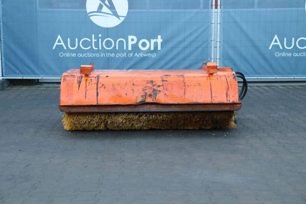 Veegborstel aanbouw Attec 05BBC1685 2015