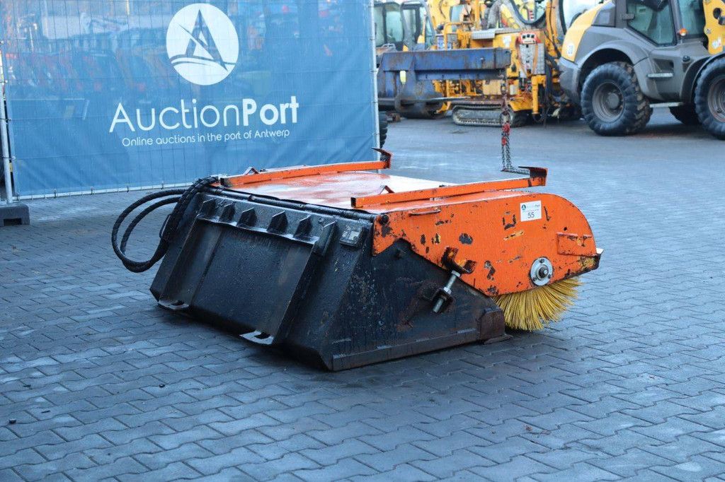 Veegborstel aanbouw Attec 05BBC1685 2015