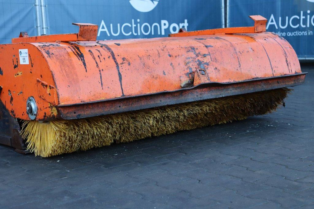 Veegborstel aanbouw Attec 05BBC1685 2015