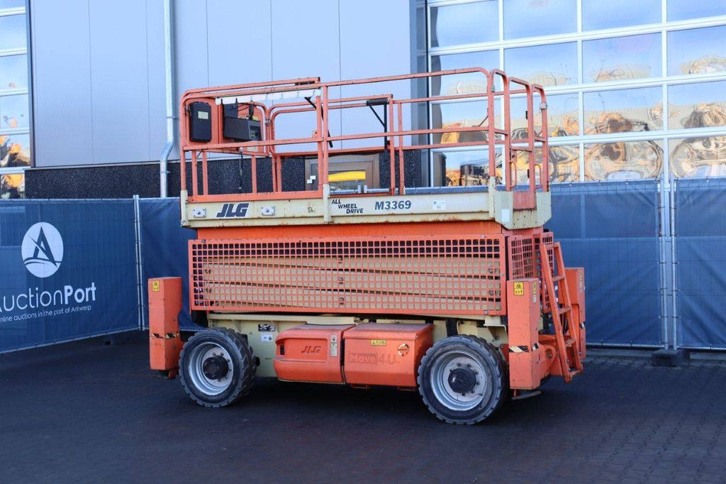 JLG M3369 Elektro- + Diesel-Scherenarbeitsbühne 12,06 m 2013