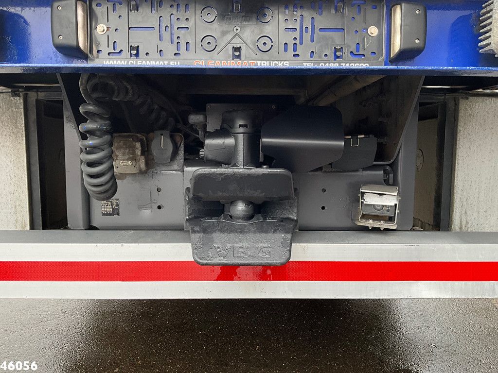 Volvo FH 16.550 8x4 Euro 6 Fassi 42 Tonmeter laadkraan + Fly-Jib Just 236.666 km!