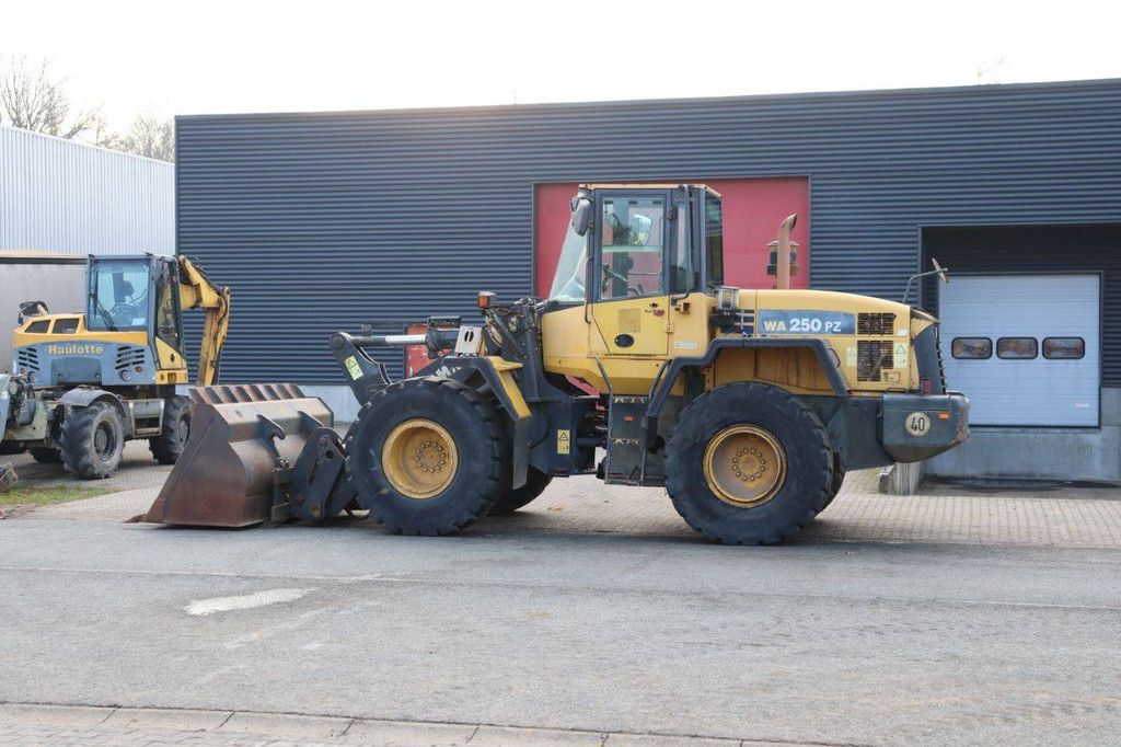 Wheel loader Komatsu WA250PZ-5 Diesel 101kW 2007