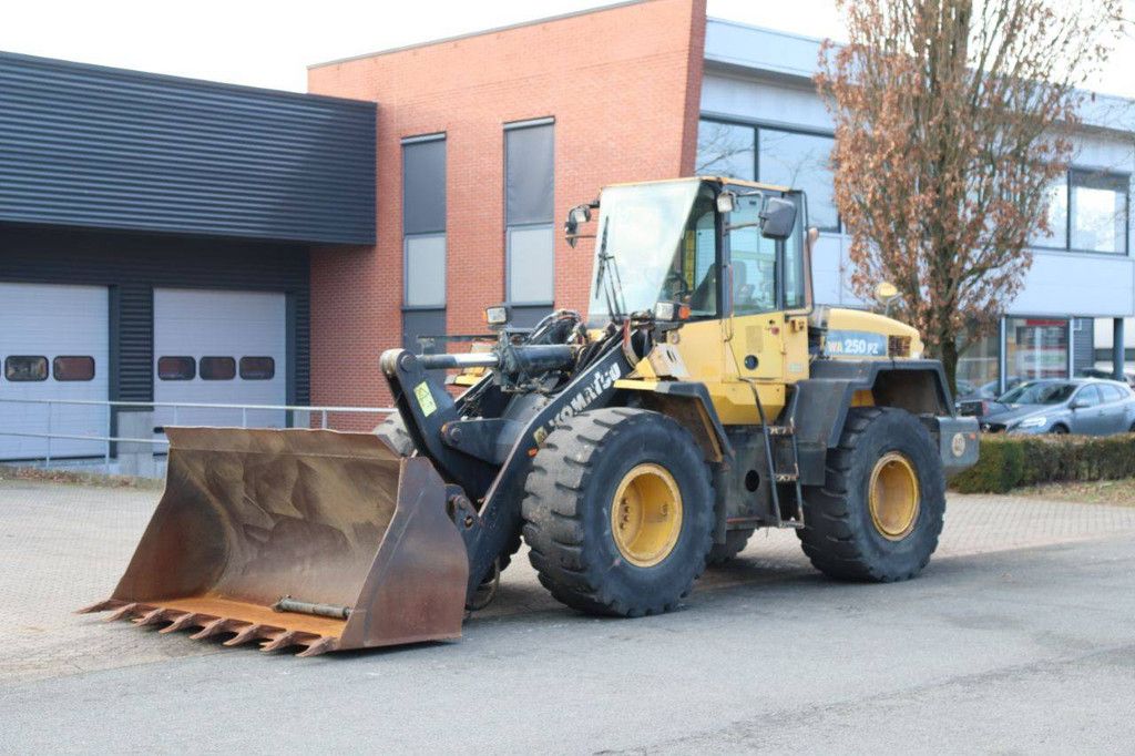 Wheel loader Komatsu WA250PZ-5 Diesel 101kW 2007