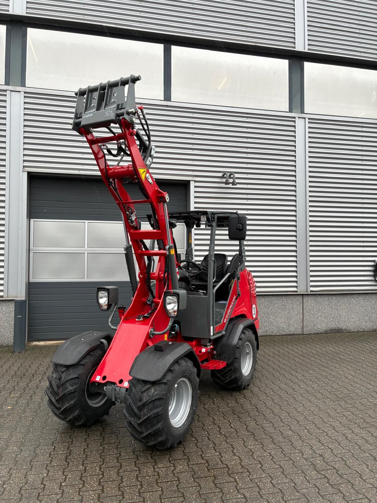 Weidemann 1390 Deluxe met inklapbare cabine