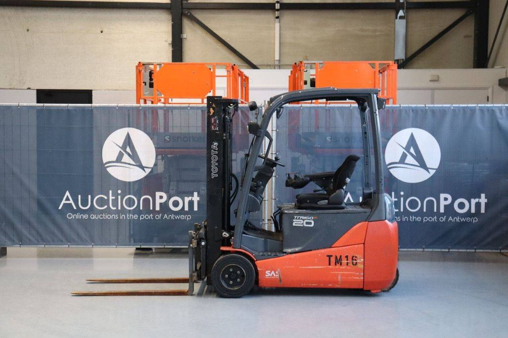 Forklift Toyota 8FBET20 Electric 2000kg 4.3m 2015