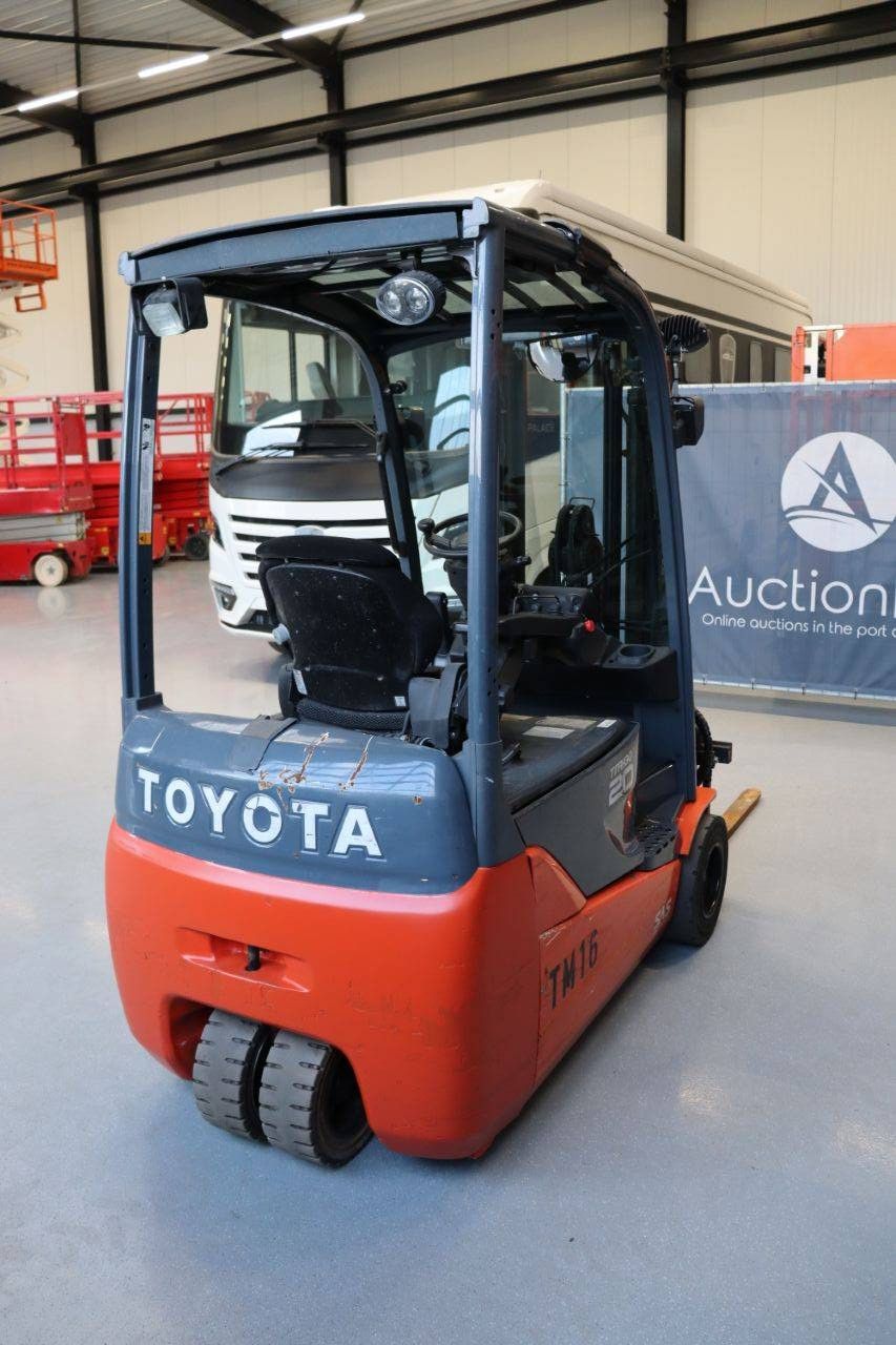 Forklift Toyota 8FBET20 Electric 2000kg 4.3m 2015