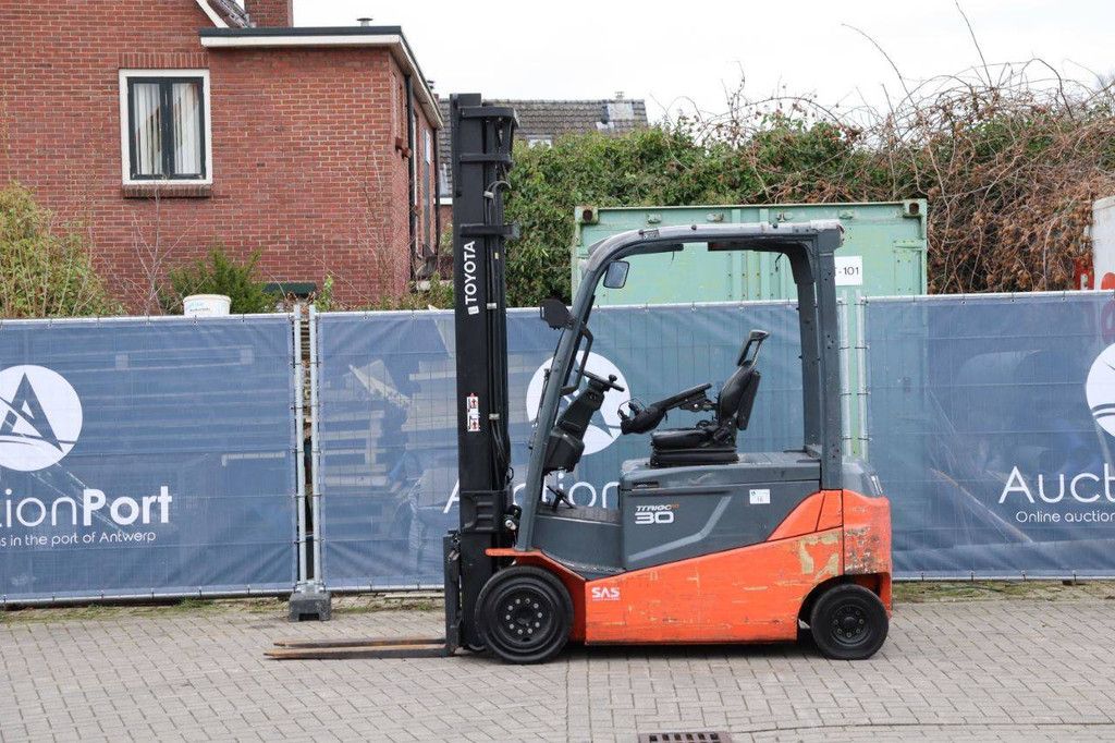 Toyota 8FBMT-30 Elektrogabelstapler 3000 kg 4,5 m 2017