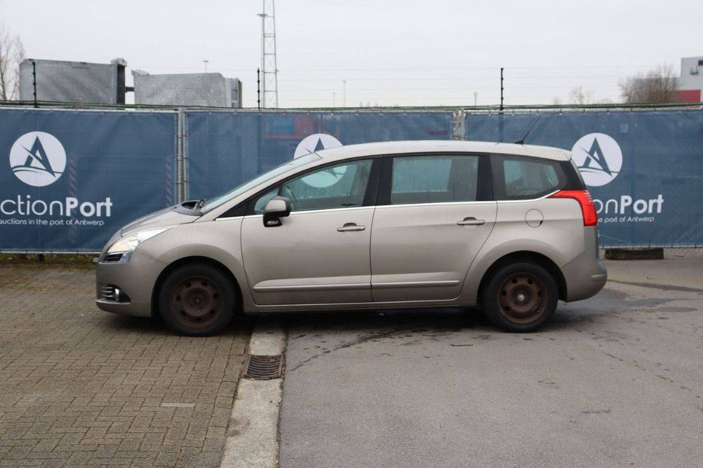Passenger car Peugeot 5008 Diesel 112 hp 2010 (Margin)