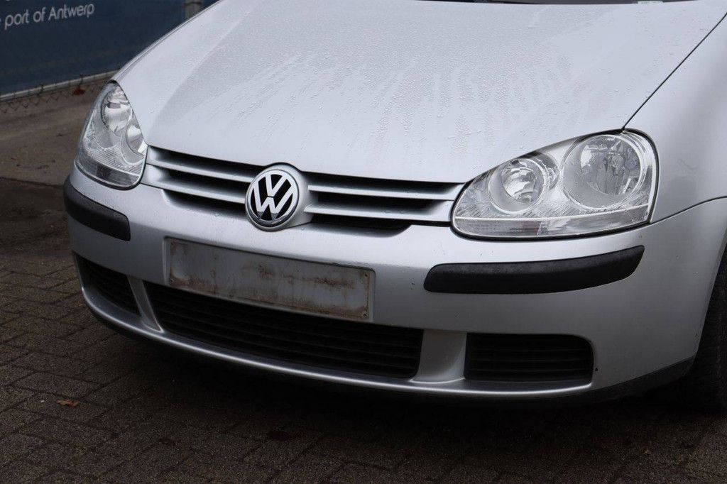 Passenger car Volkswagen Golf Diesel 90 hp 2005 (Margin)