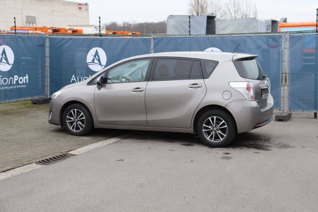 Passenger car Toyota Verso Diesel 112 hp 2014 (Margin)