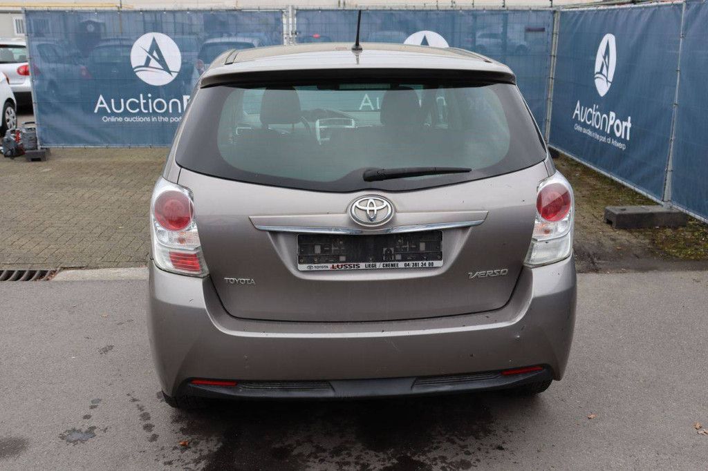 Passenger car Toyota Verso Diesel 112 hp 2014 (Margin)