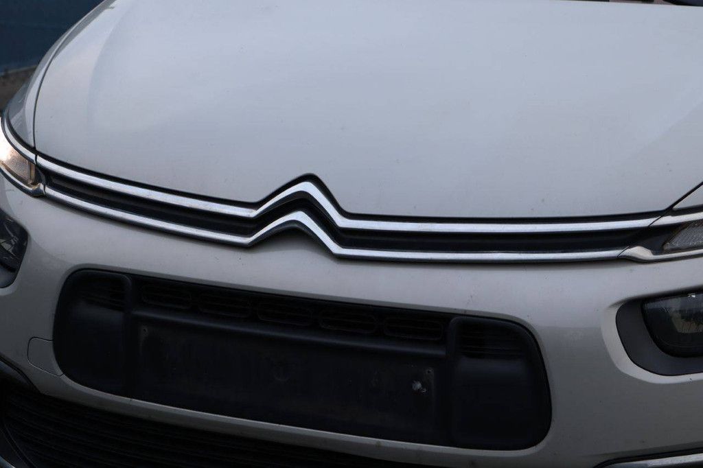 Passenger car Citroën C4 Petrol 130 hp 2019 (Margin)