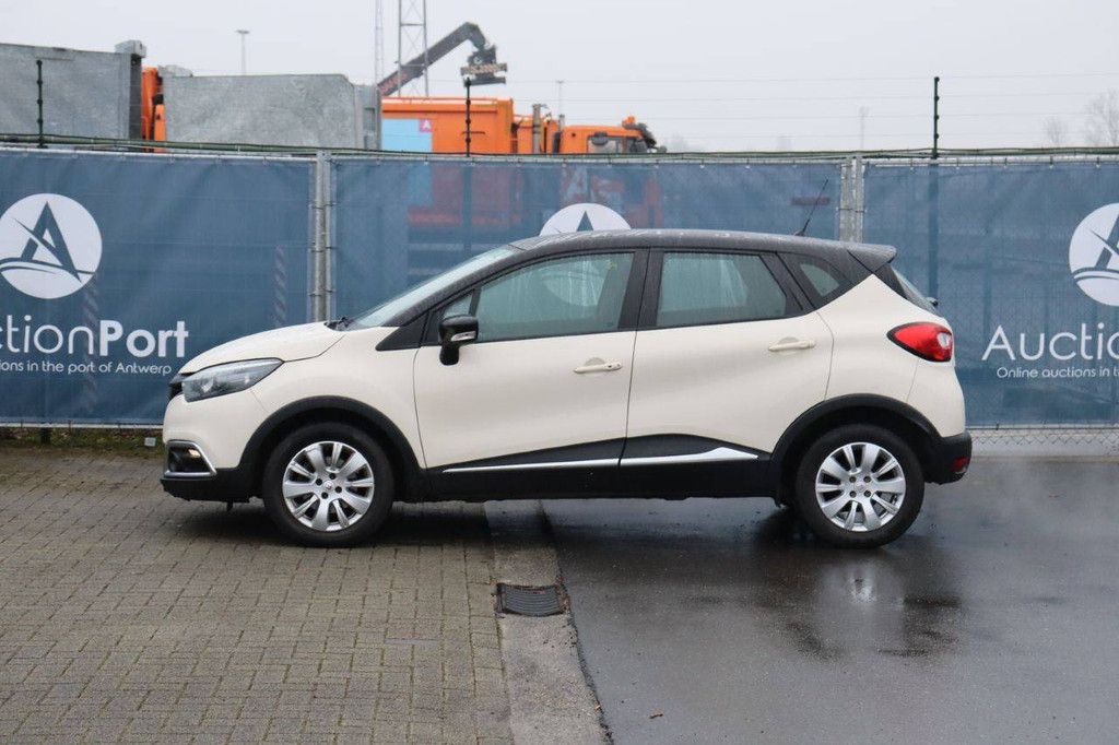 Passenger car Renault Captur Diesel 90 hp 2014 (Margin)