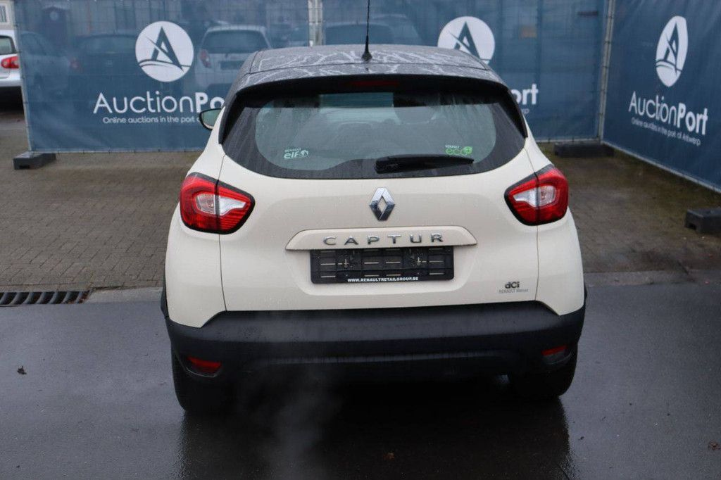 Passenger car Renault Captur Diesel 90 hp 2014 (Margin)