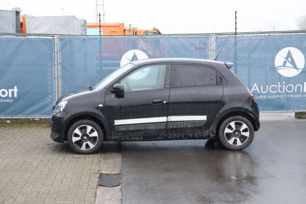 Passenger car Renault Twingo Petrol 71 hp 2017 (Margin)