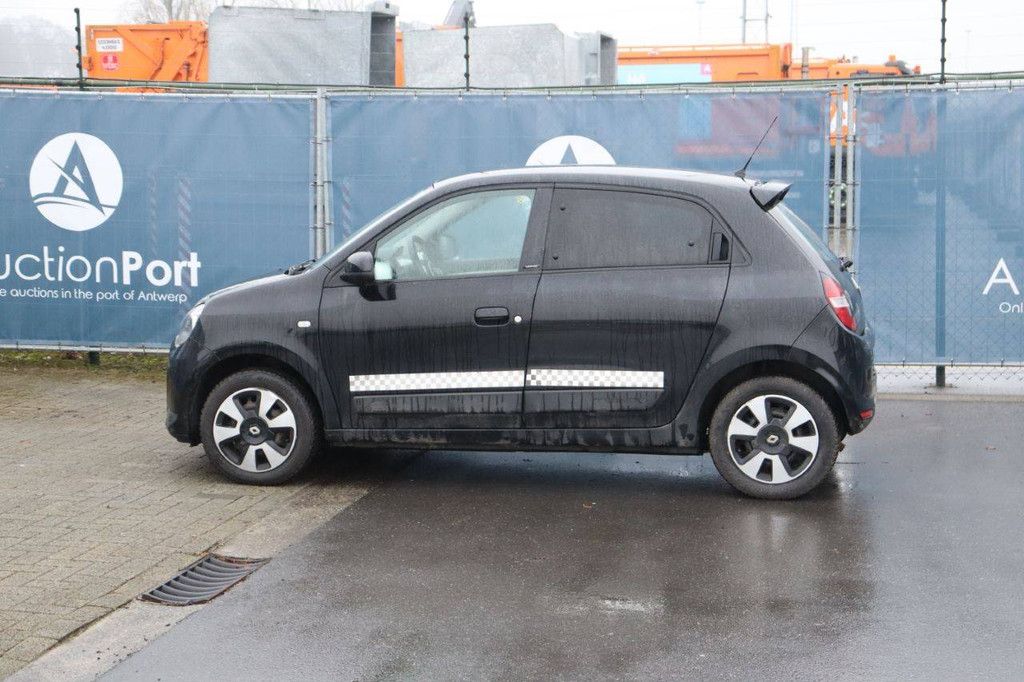 Passenger car Renault Twingo Petrol 71 hp 2017 (Margin)