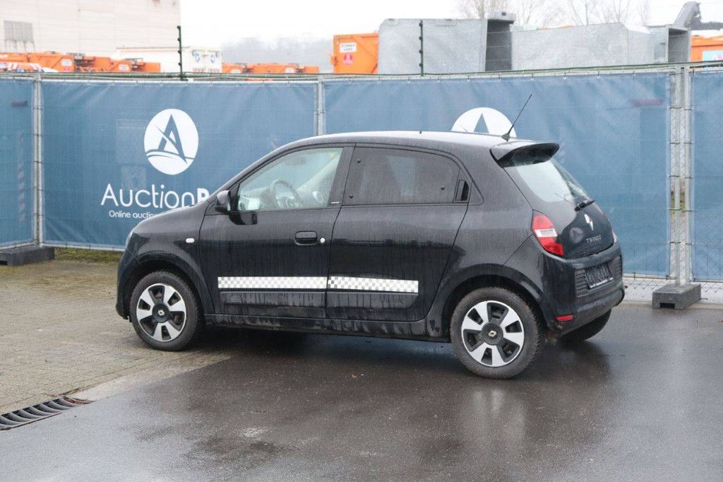 Passenger car Renault Twingo Petrol 71 hp 2017 (Margin)