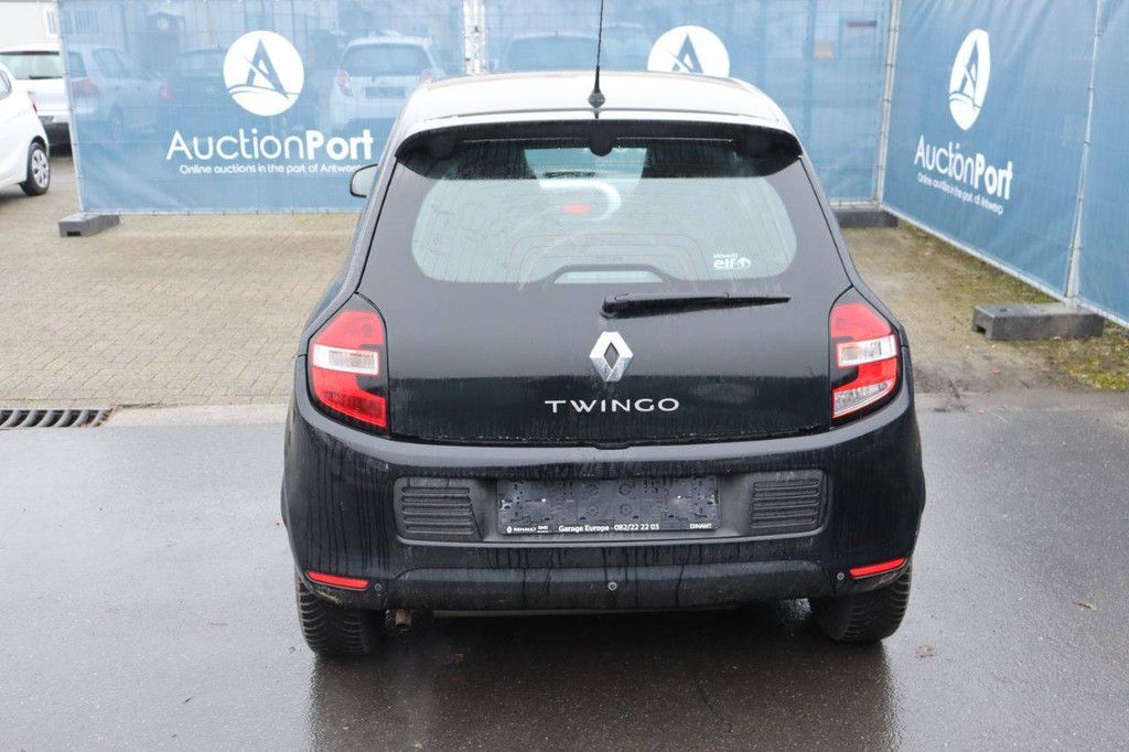 Passenger car Renault Twingo Petrol 71 hp 2017 (Margin)