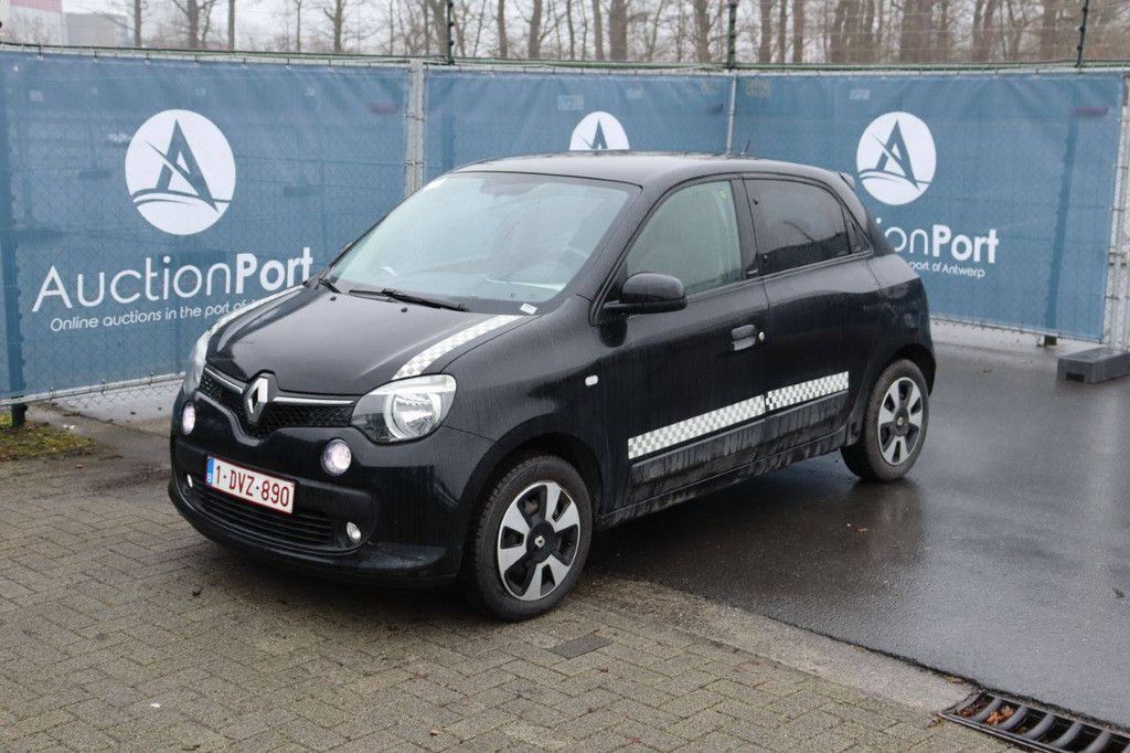 Passenger car Renault Twingo Petrol 71 hp 2017 (Margin)