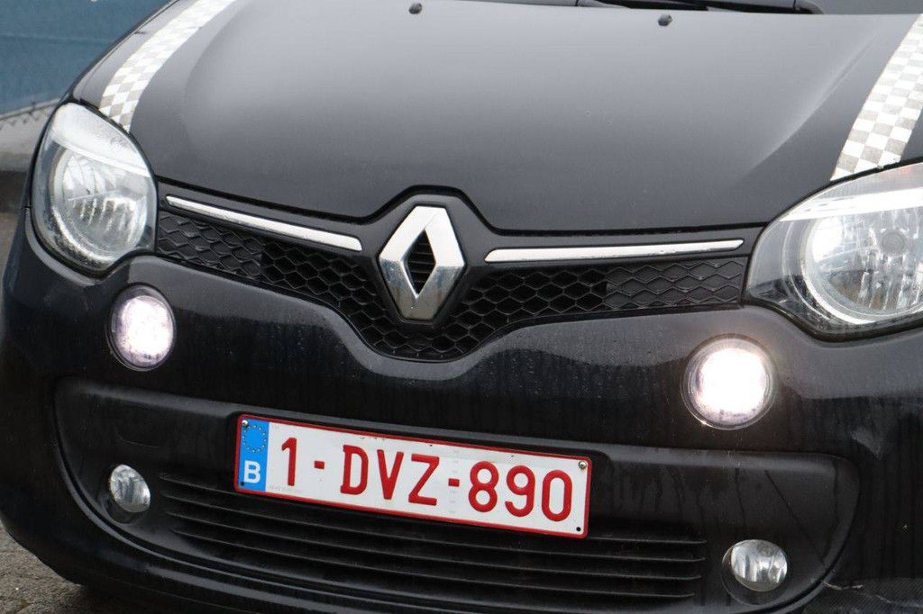 Passenger car Renault Twingo Petrol 71 hp 2017 (Margin)