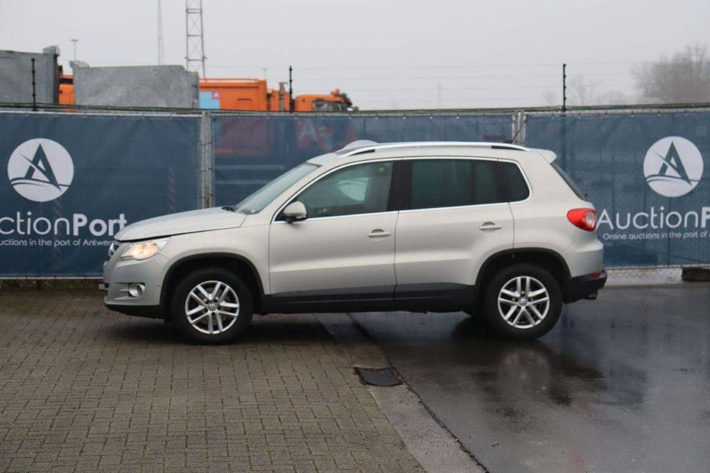 SUV Volkswagen Tiguan Petrol 122 hp 2011 (Margin)