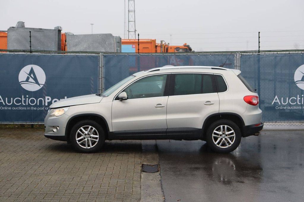 SUV Volkswagen Tiguan Petrol 122 hp 2011 (Margin)