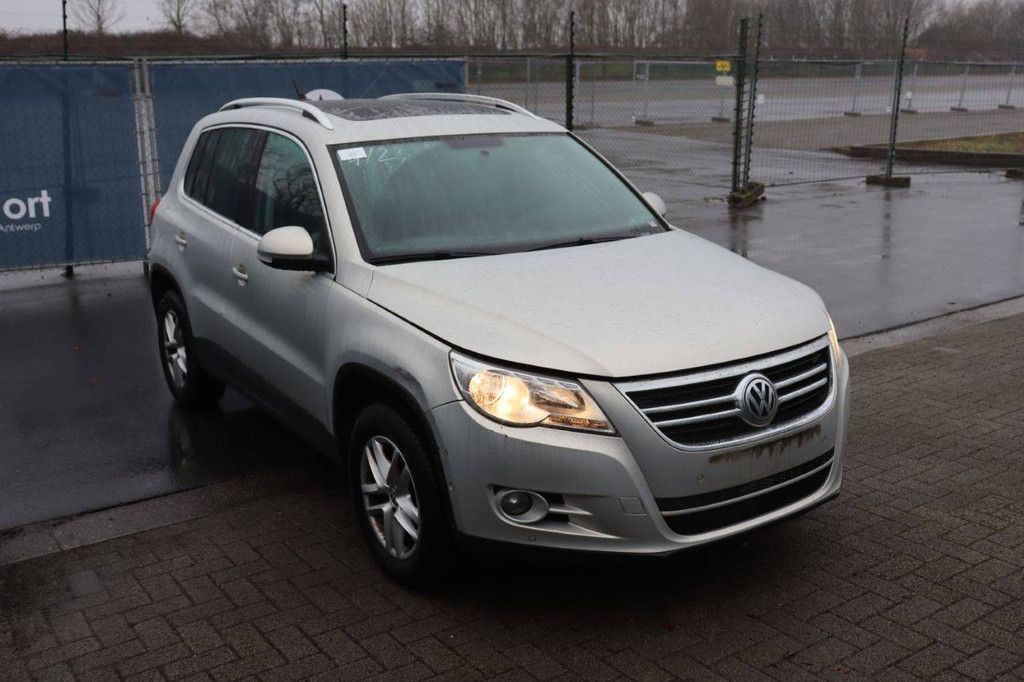 SUV Volkswagen Tiguan Petrol 122 hp 2011 (Margin)