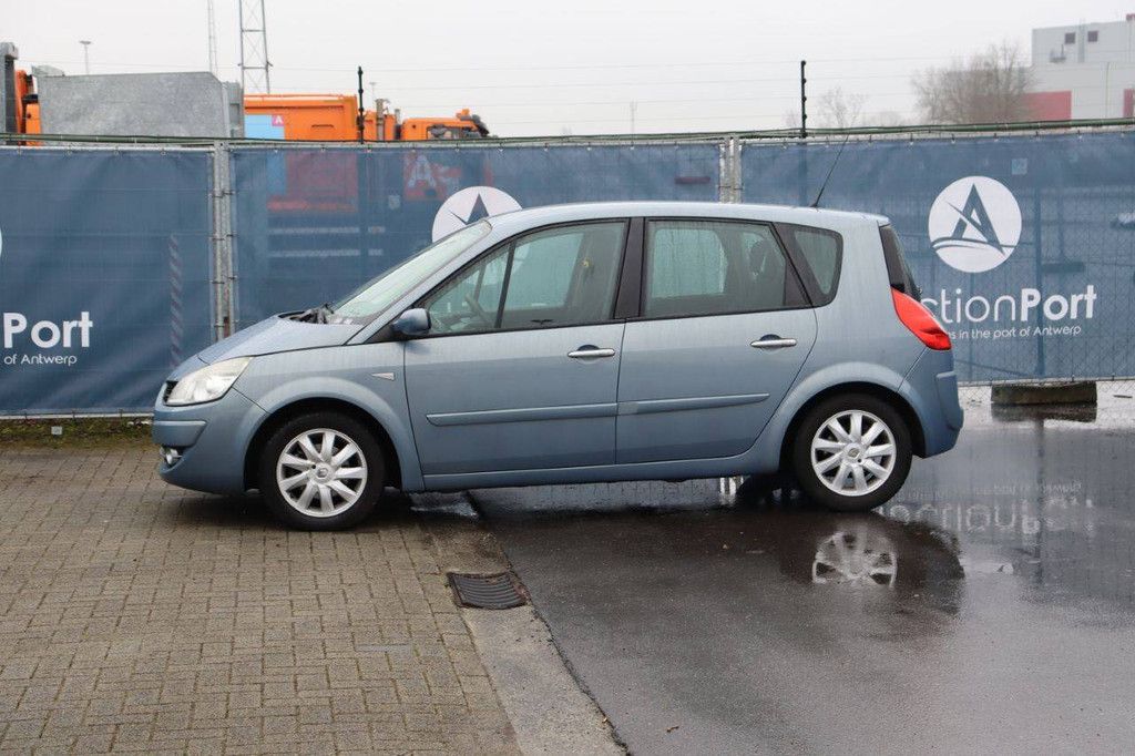 Passenger car Renault Scenic Diesel 105 hp 2006 (Margin)