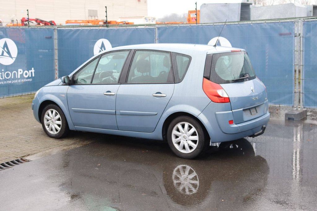 Passenger car Renault Scenic Diesel 105 hp 2006 (Margin)
