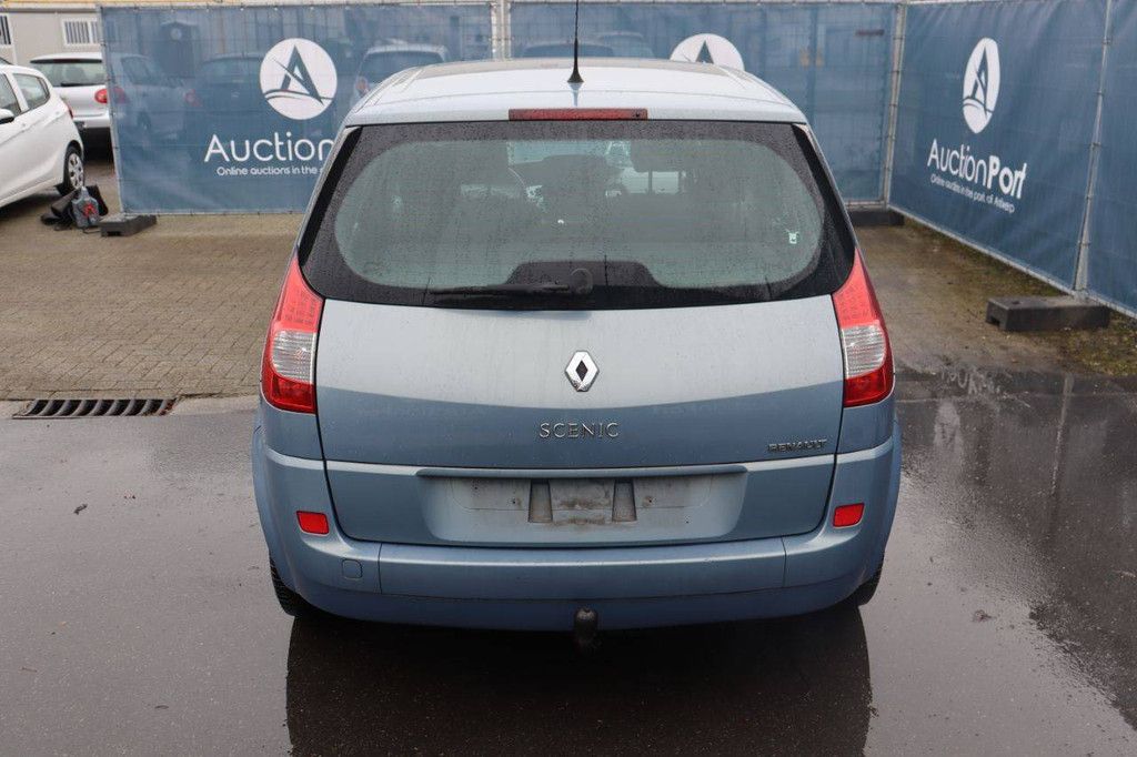 Passenger car Renault Scenic Diesel 105 hp 2006 (Margin)
