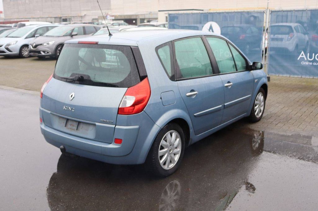 Passenger car Renault Scenic Diesel 105 hp 2006 (Margin)