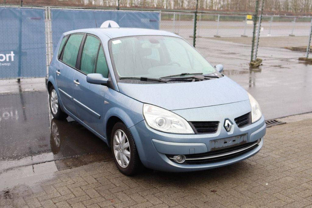Passenger car Renault Scenic Diesel 105 hp 2006 (Margin)