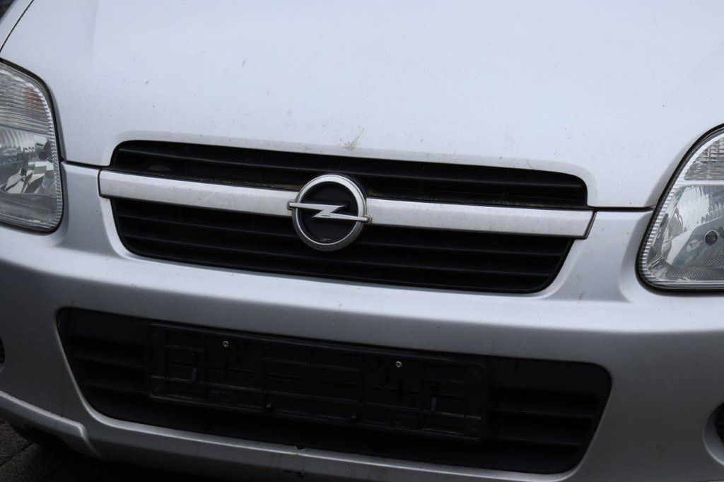 Passenger car Opel Agila Petrol 60 hp 2004 (Margin)