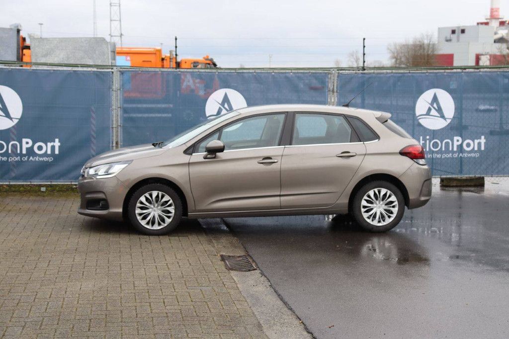 Passenger car Citroën C4 Petrol 130 hp 2016 (Margin)