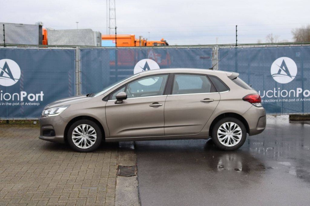 Passenger car Citroën C4 Petrol 130 hp 2016 (Margin)