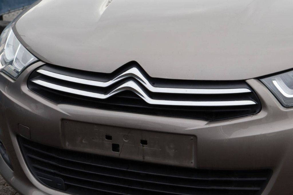 Passenger car Citroën C4 Petrol 130 hp 2016 (Margin)