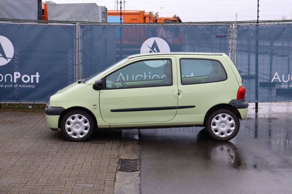 Passenger car Renault Twingo Petrol 58 hp 2005 (Margin)