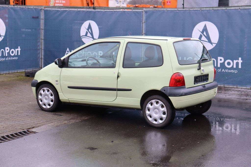 Passenger car Renault Twingo Petrol 58 hp 2005 (Margin)