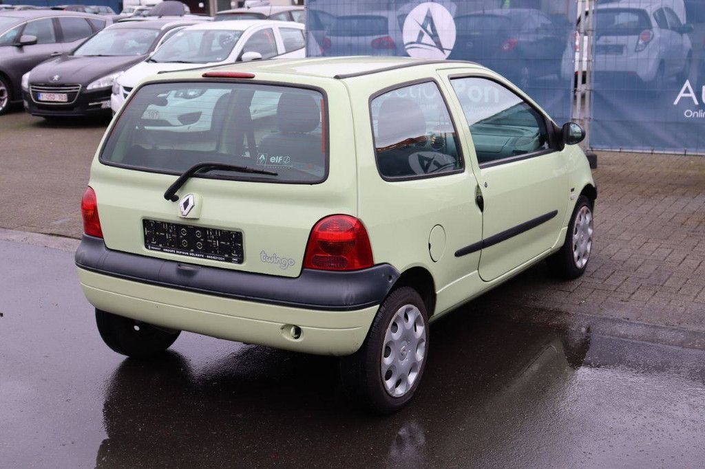 Passenger car Renault Twingo Petrol 58 hp 2005 (Margin)